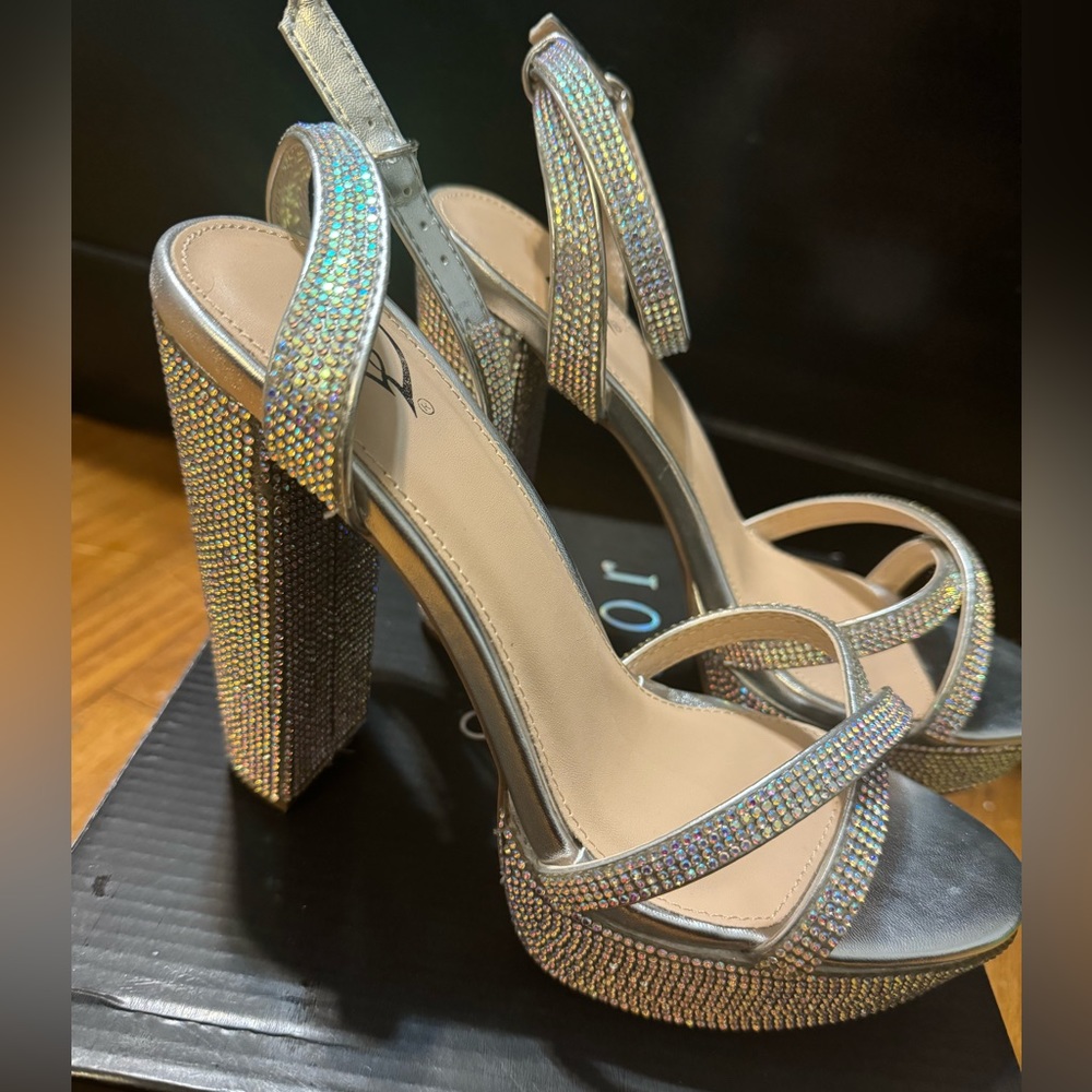 NWT Fancy High heels